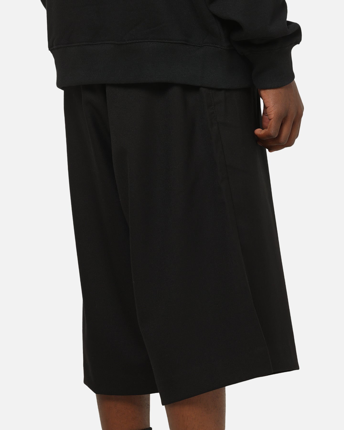 Carre Heritage Pleated Shorts Black